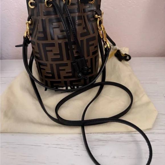 Fendi Mon Tresor Mini Bag Authentic - Picture 9 of 16